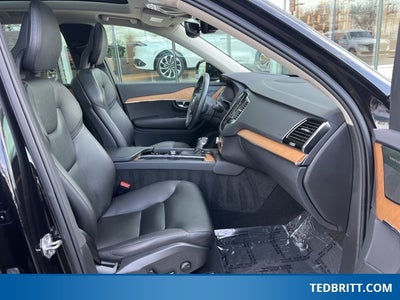 2021 Volvo XC90 T6 Momentum AWD | Pano Roof | 360 Camera | HUD