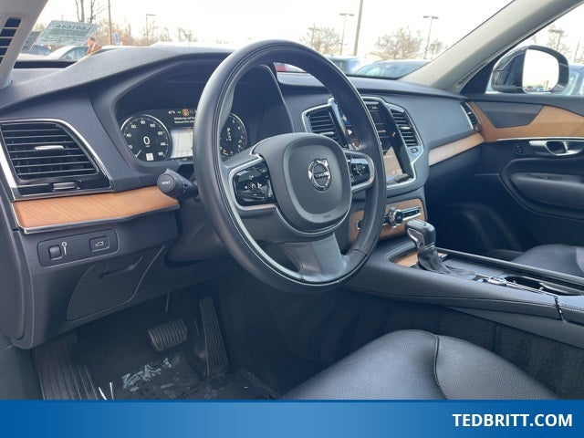 2021 Volvo XC90 T6 Momentum AWD | Pano Roof | 360 Camera | HUD