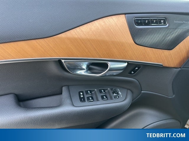2021 Volvo XC90 T6 Momentum AWD | Pano Roof | 360 Camera | HUD