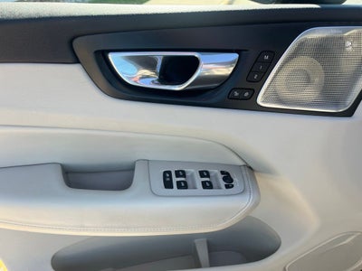 2018 Volvo XC60 T6 Inscription AWD | Pano Roof | 360 Cam | BLIS | Advanced Pkg