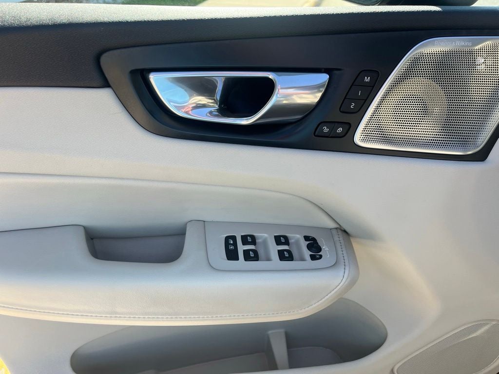 2018 Volvo XC60 T6 Inscription AWD | Pano Roof | 360 Cam | BLIS | Advanced Pkg