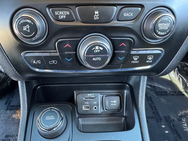 2018 Jeep Cherokee Limited | Panoramic Sunroof | Apple CarPlay | 4WD