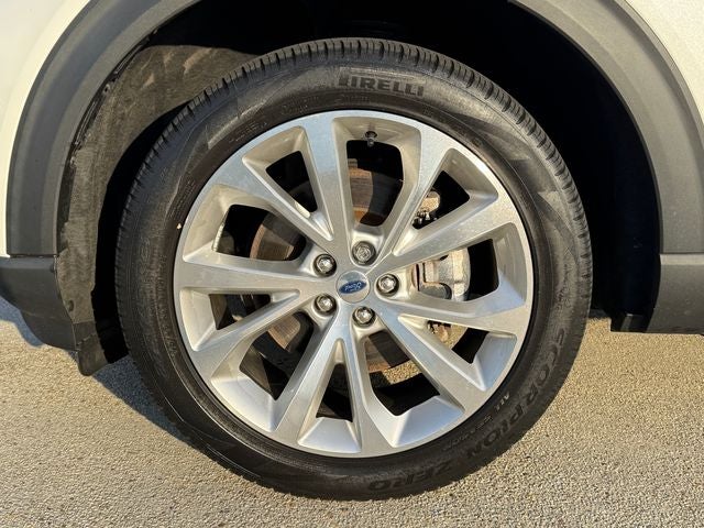 2022 Ford Explorer Platinum | Moonroof | Tech Pkg | Tow Pkg