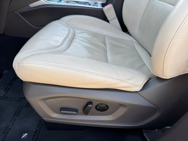 2022 Ford Explorer Platinum | Moonroof | Tech Pkg | Tow Pkg