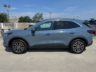2025 Ford Escape Plug-In Hybrid Base | Pano Sunroof | Remote Start | Heated Seats