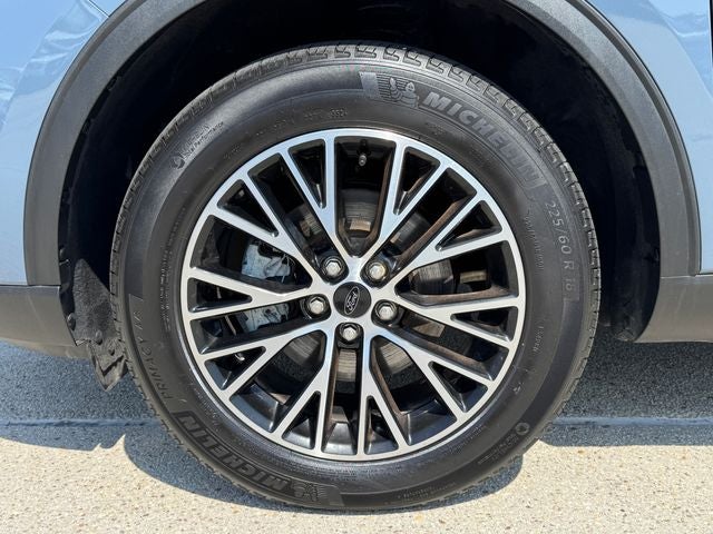 2025 Ford Escape Plug-In Hybrid Base | Pano Sunroof | Remote Start | Heated Seats
