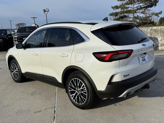 2025 Ford Escape Plug-In Hybrid Base | PHEV Premium Pkg. | Tow Pkg. | Wireless CarPlay