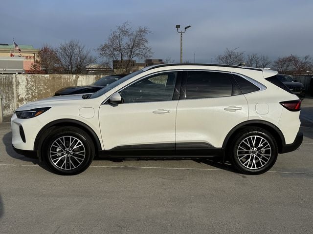 2025 Ford Escape Plug-In Hybrid Base | PHEV Premium Pkg. | Tow Pkg. | Wireless CarPlay