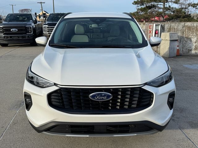 2025 Ford Escape Plug-In Hybrid Base | PHEV Premium Pkg. | Tow Pkg. | Wireless CarPlay