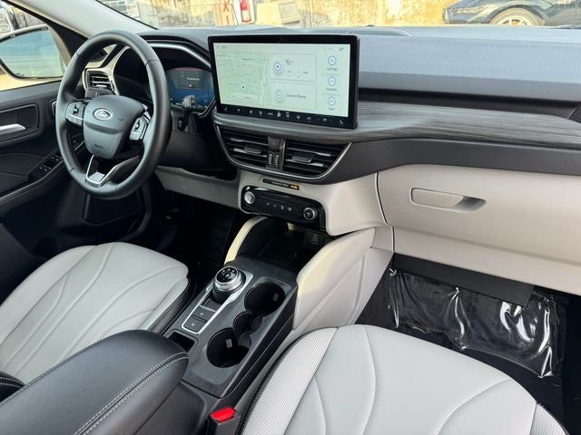 2025 Ford Escape Plug-In Hybrid Base | PHEV Premium Pkg. | Tow Pkg. | Wireless CarPlay