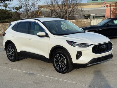 2025 Ford Escape Plug-In Hybrid Base | PHEV Premium Pkg. | Tow Pkg. | Wireless CarPlay