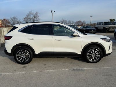 2025 Ford Escape Plug-In Hybrid Base | PHEV Premium Pkg. | Tow Pkg. | Wireless CarPlay