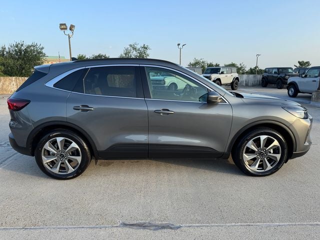 2025 Ford Escape Hybrid Platinum | Heated Seats | Apple CarPlay | Remote Start