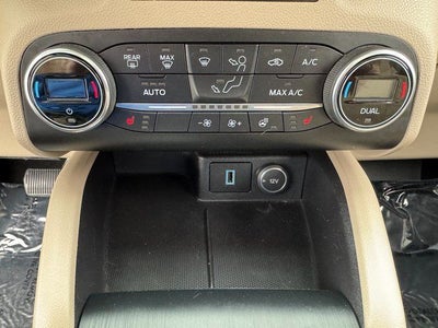 2020 Ford Escape Titanium Class II Tow Pkg. | Pano Roof | CarPlay | AWD