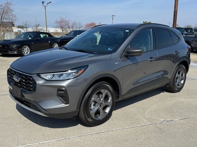 2025 Ford Escape ST-Line | Tech Pkg. | Cold Weather Pkg. | AWD