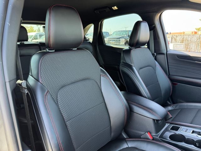 2025 Ford Escape ST-Line | Tech Pkg. | Cold Weather Pkg. | AWD