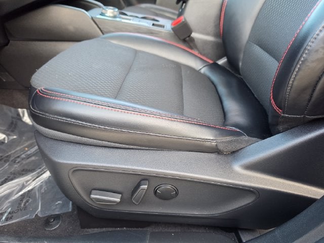 2025 Ford Escape Hybrid ST-Line Select | Tech Pkg | One Owner | Low Miles
