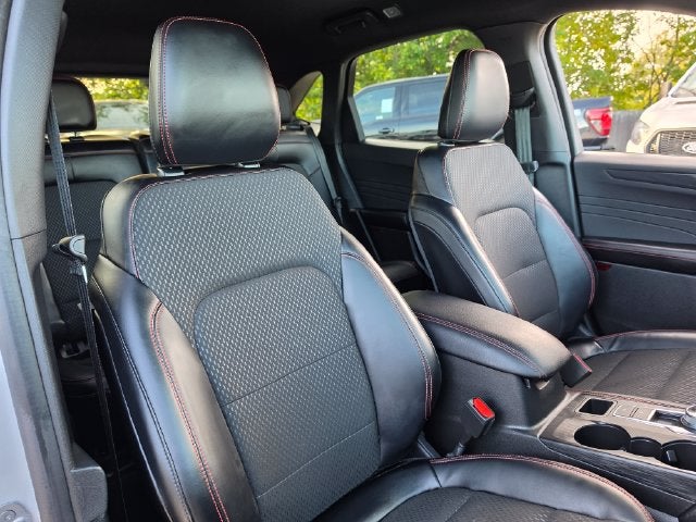 2025 Ford Escape Hybrid ST-Line Select | Tech Pkg | One Owner | Low Miles