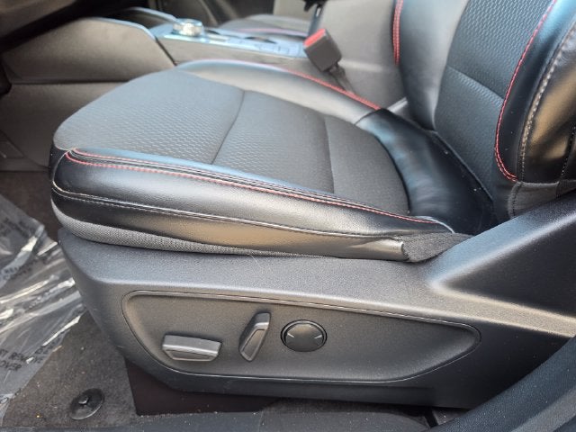 2025 Ford Escape Hybrid ST-Line Select | One Owner