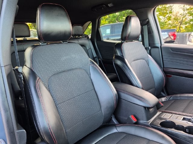 2025 Ford Escape Hybrid ST-Line Select | One Owner