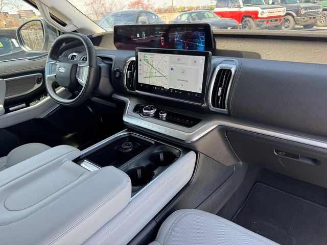 2025 Ford Expedition Max Platinum | HD Tow Pkg. | Pano Roof | 4WD