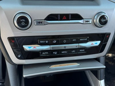 2023 Ford Explorer XLT | Remote Start | 4WD | Apple CarPlay