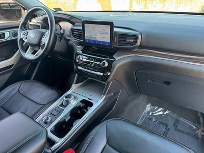 2023 Ford Explorer Limited | Pano Roof | Tow Pkg. | CarPlay | 4WD