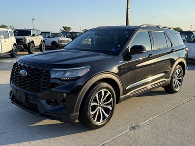 2025 Ford Explorer ST-Line