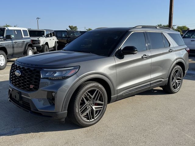 2025 Ford Explorer ST | Pano Sunroof | 4WD | Co-Pilot 360 |