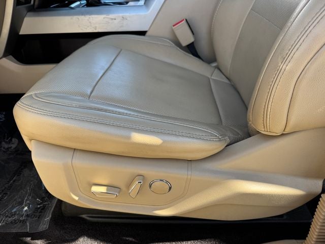 2017 Ford F-150 Lariat | 5.0L V8 | Pano Sunroof | Tow Pkg