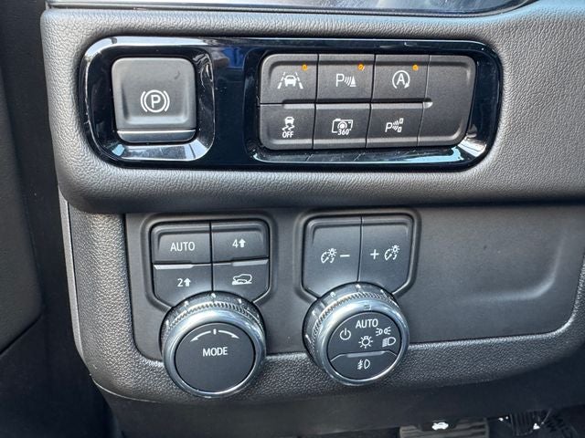 2025 GMC Yukon XL Denali | One Owner | Low Miles