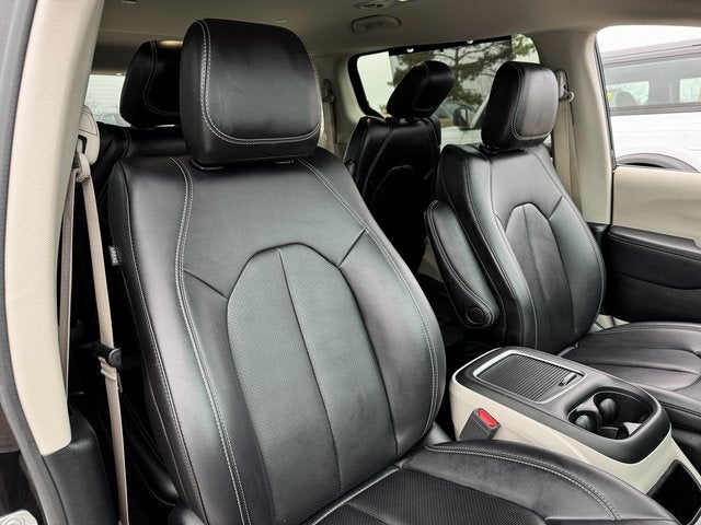 2024 Chrysler Pacifica Touring L | Apple CarPlay | Rear View Camera