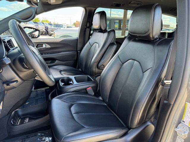 2025 Chrysler Pacifica Select | Adaptive Cruise Control | Apple CarPlay