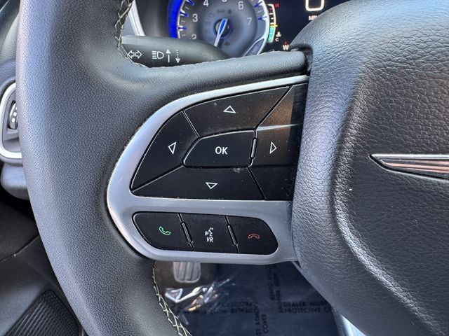 2025 Chrysler Pacifica Select | Adaptive Cruise Control | Apple CarPlay