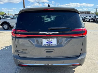 2025 Chrysler Pacifica Select | Adaptive Cruise Control | Apple CarPlay