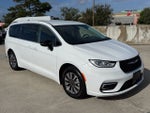 2024 Chrysler Pacifica Hybrid Select | 2nd Row Buckets | 3rd Row Stow and Go