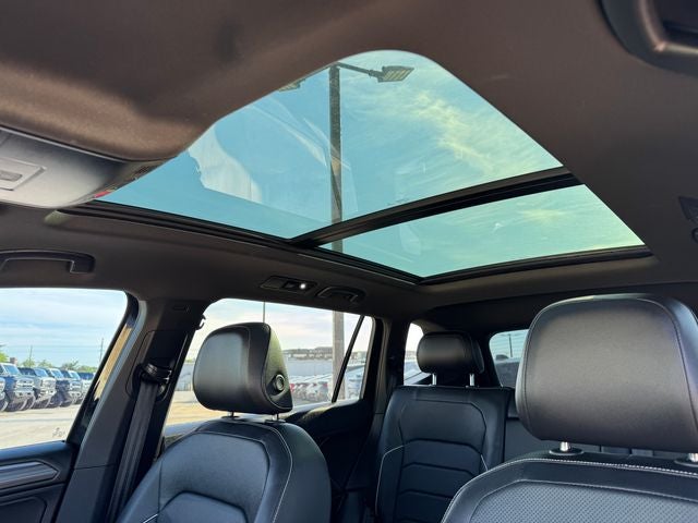 2022 Volkswagen Tiguan 2.0T SEL R-Line | Pano Sunroof | AWD | CarPlay