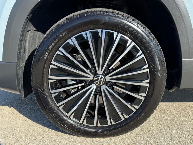2025 Volkswagen Taos 1.5T SE