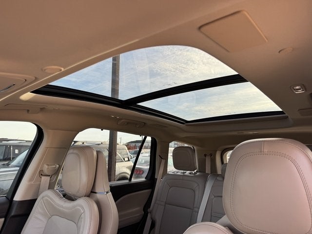 2022 Lincoln Aviator Reserve | Luxury Pkg. | Elements Pkg. + | AWD