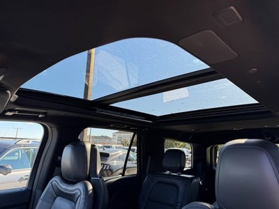 2022 Lincoln Navigator Reserve | Wireless Apple CarPlay | HUD | Pano Roof | 4WD