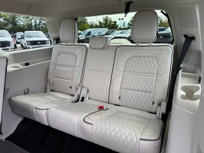 2022 Lincoln Navigator Black Label | HD Tow Pkg. | Wireless CarPlay | 4WD