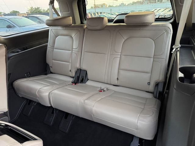 2022 Lincoln Navigator L Reserve | 2nd Row Captains | Luxury Pkg