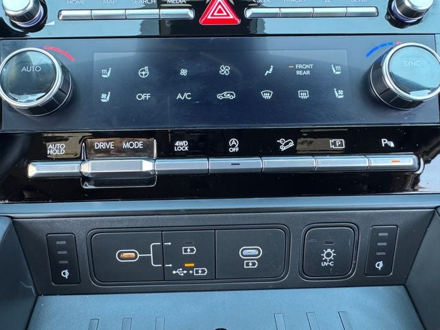 2025 Hyundai Santa Fe Calligraphy | 2nd Row Buckets | Heated/Cooled Seats