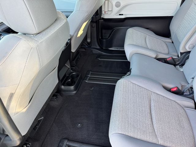 2025 Toyota Sienna LE 8 Passenger