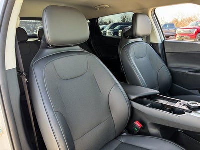 2025 Kia EV6 Light | Wireless CarPlay | Heated Seats | Navigation | A