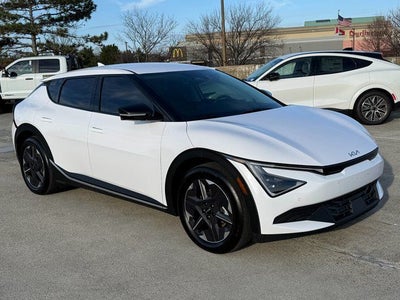 2025 Kia EV6 Light | Wireless CarPlay | Heated Seats | Navigation | A