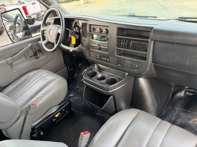 2018 GMC Savana 3500 Work Van | TransGlobal 16' Box w/ Lift Gate