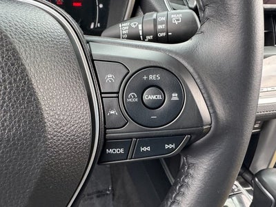 2023 Toyota Corolla Cross XLE | Moonroof | Navigation | AWD