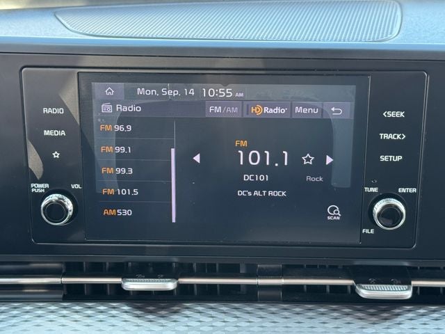 2022 Kia Carnival LXS | 8 Passenger | Heated Seats