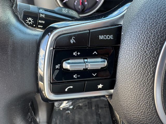 2022 Kia Carnival LXS | 8 Passenger | Heated Seats
